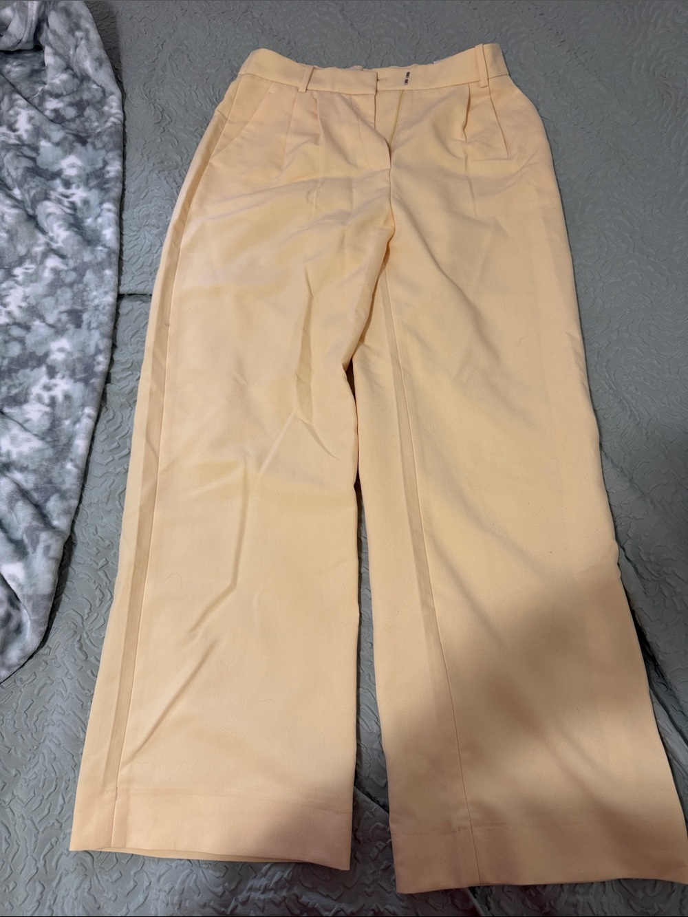 Abercrombie & Fitch Women's butter yellow high rise Wide-Leg Trousers